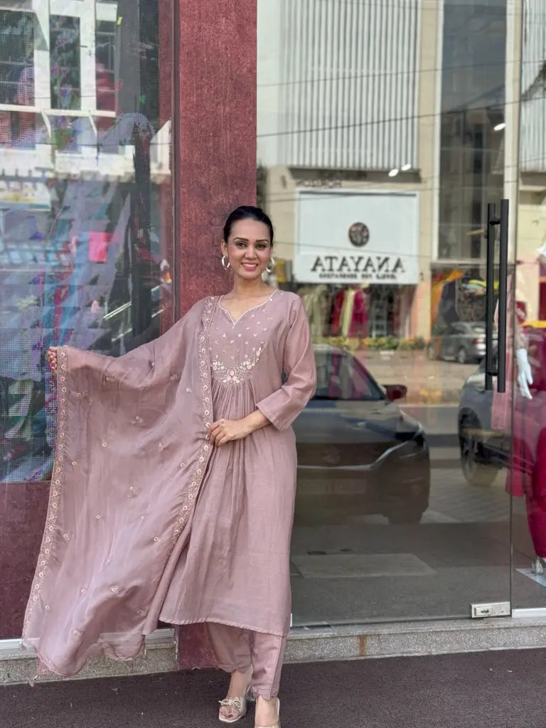 Side drape and silhouette of onion pink kurta set — Onion Pink Kurta Set