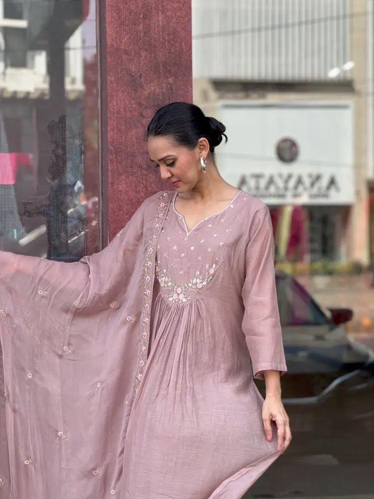 Fabric and fall detail in onion pink kurta set — Onion Pink Kurta Set