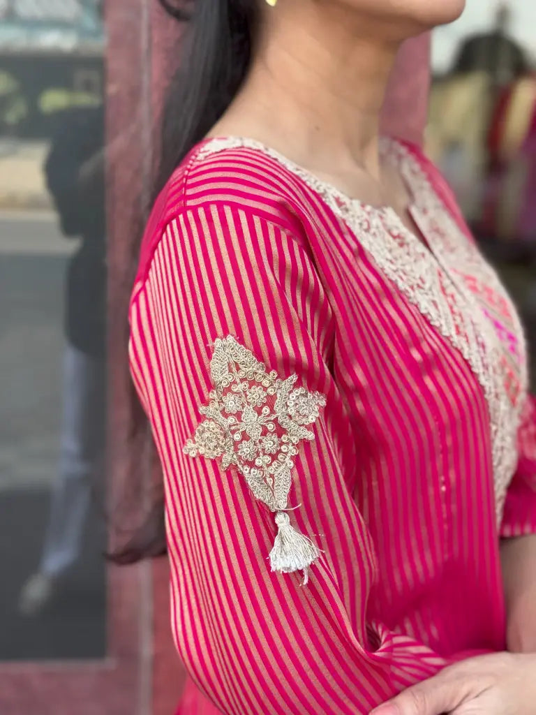 Side drape and silhouette of rani pink kurta set — Rani Pink Kurta Set