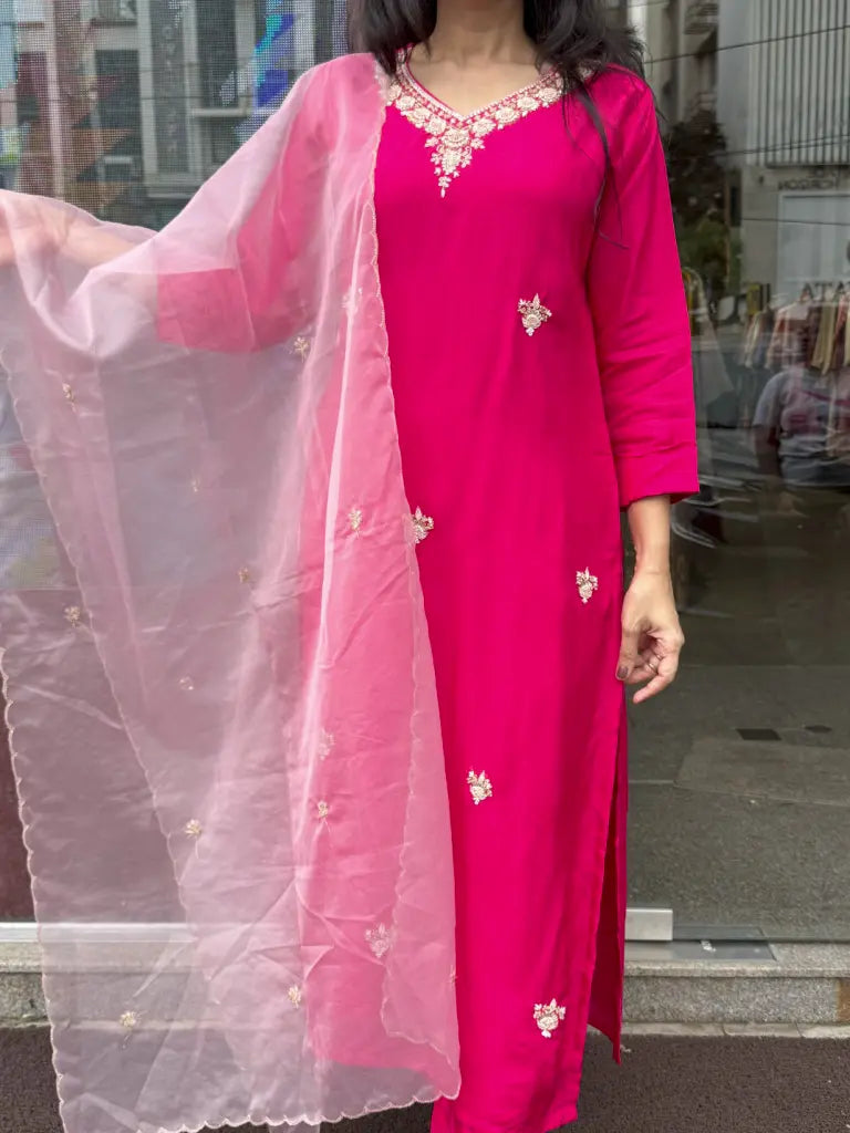 Side drape and silhouette of pink kurta set — Pink Kurta Set