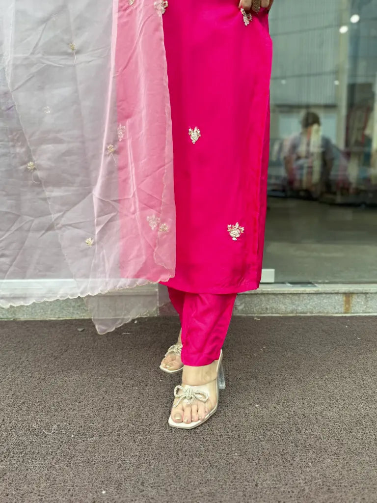Side drape and silhouette of pink kurta set — Pink Kurta Set