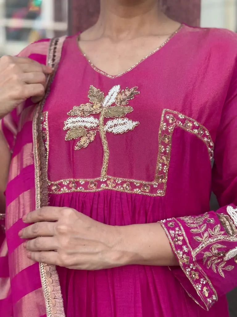 Front styling view of rani kurta set — Rani Kurta Set