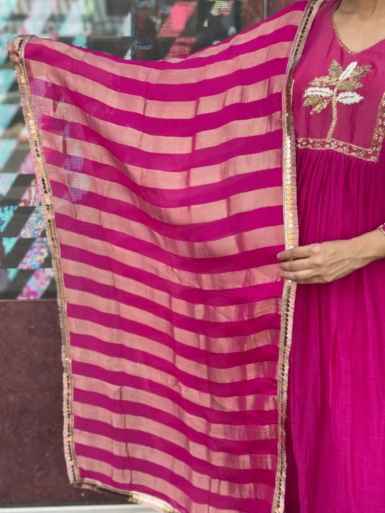 Fabric and fall detail in rani kurta set — Rani Kurta Set