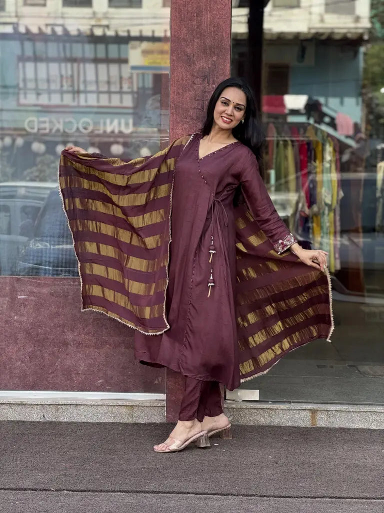 Side drape and silhouette of brown kurta set — Brown Kurta Set