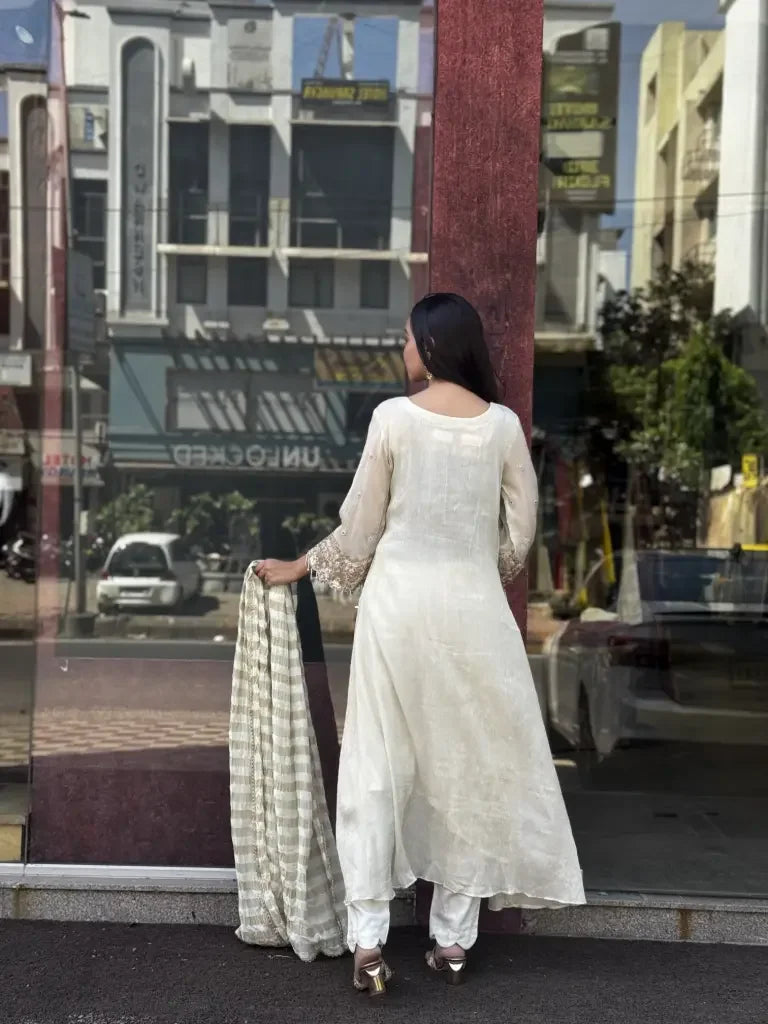 Detail view — White Mul Chanderi Kurta Set