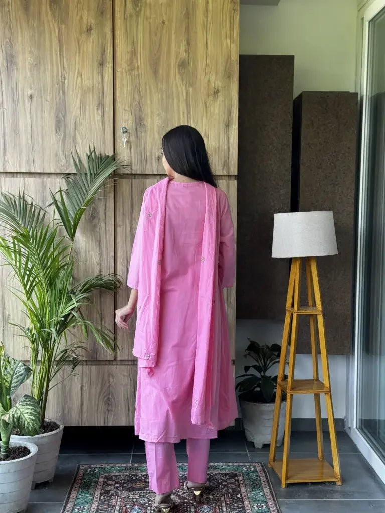 Detail view — Pink Cotton Kurta Set
