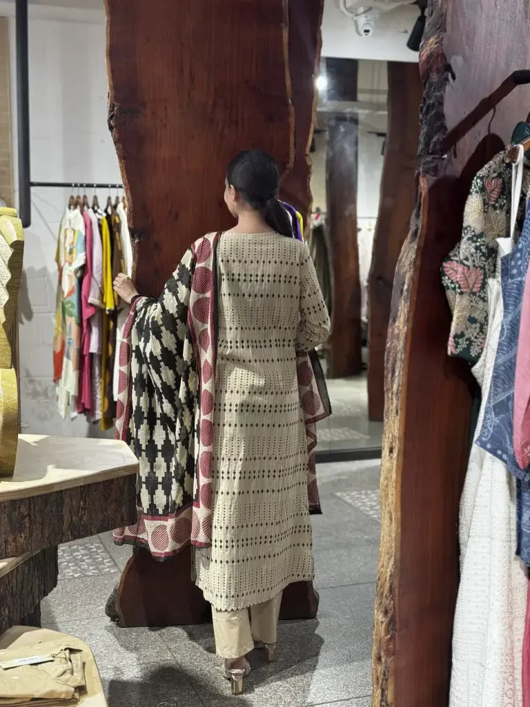 Side view — Cream Cotton Kurta Set