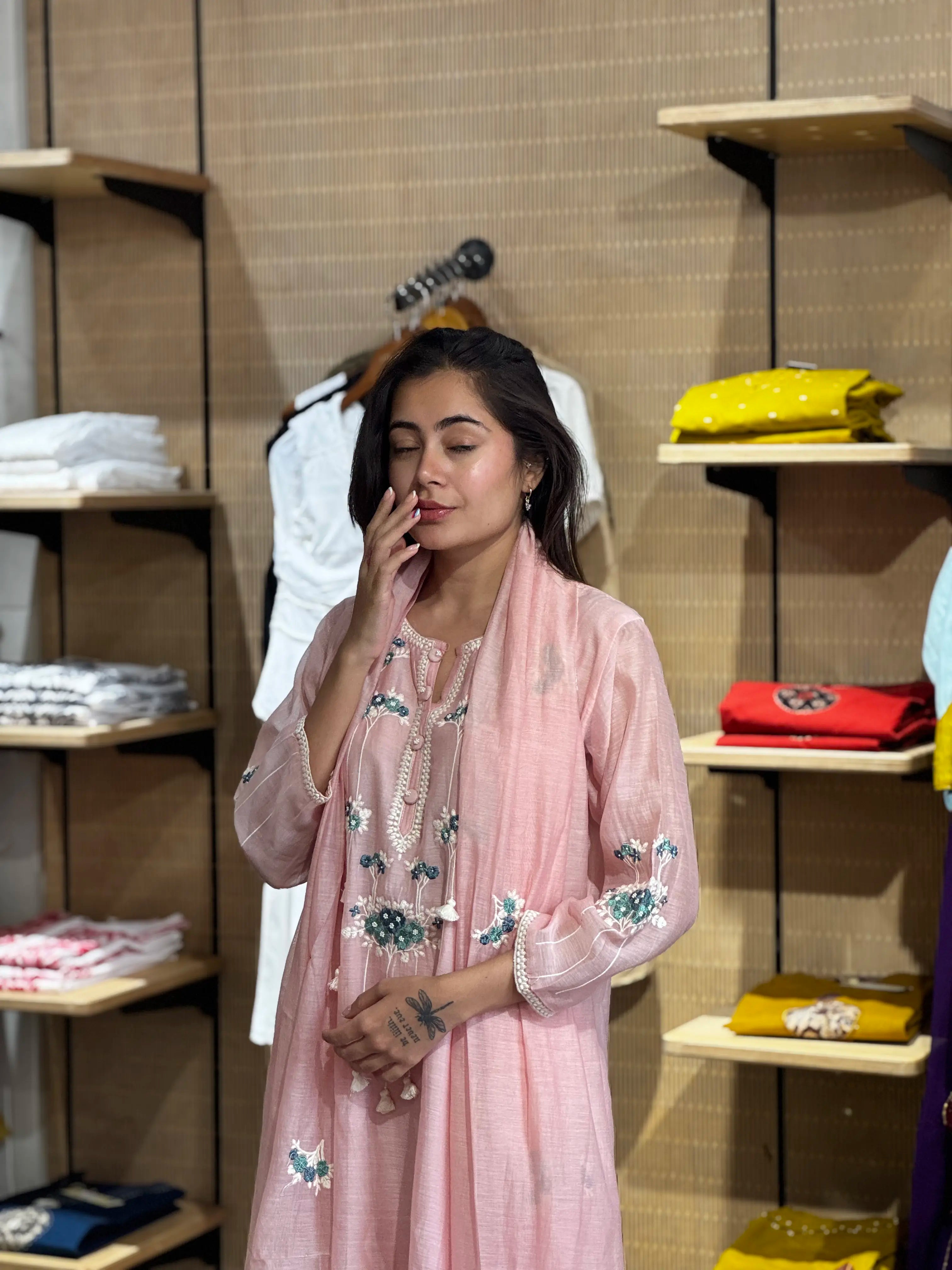 Side drape and silhouette view of baby pink kurta set — Baby Pink Kurta Set ETH-3831