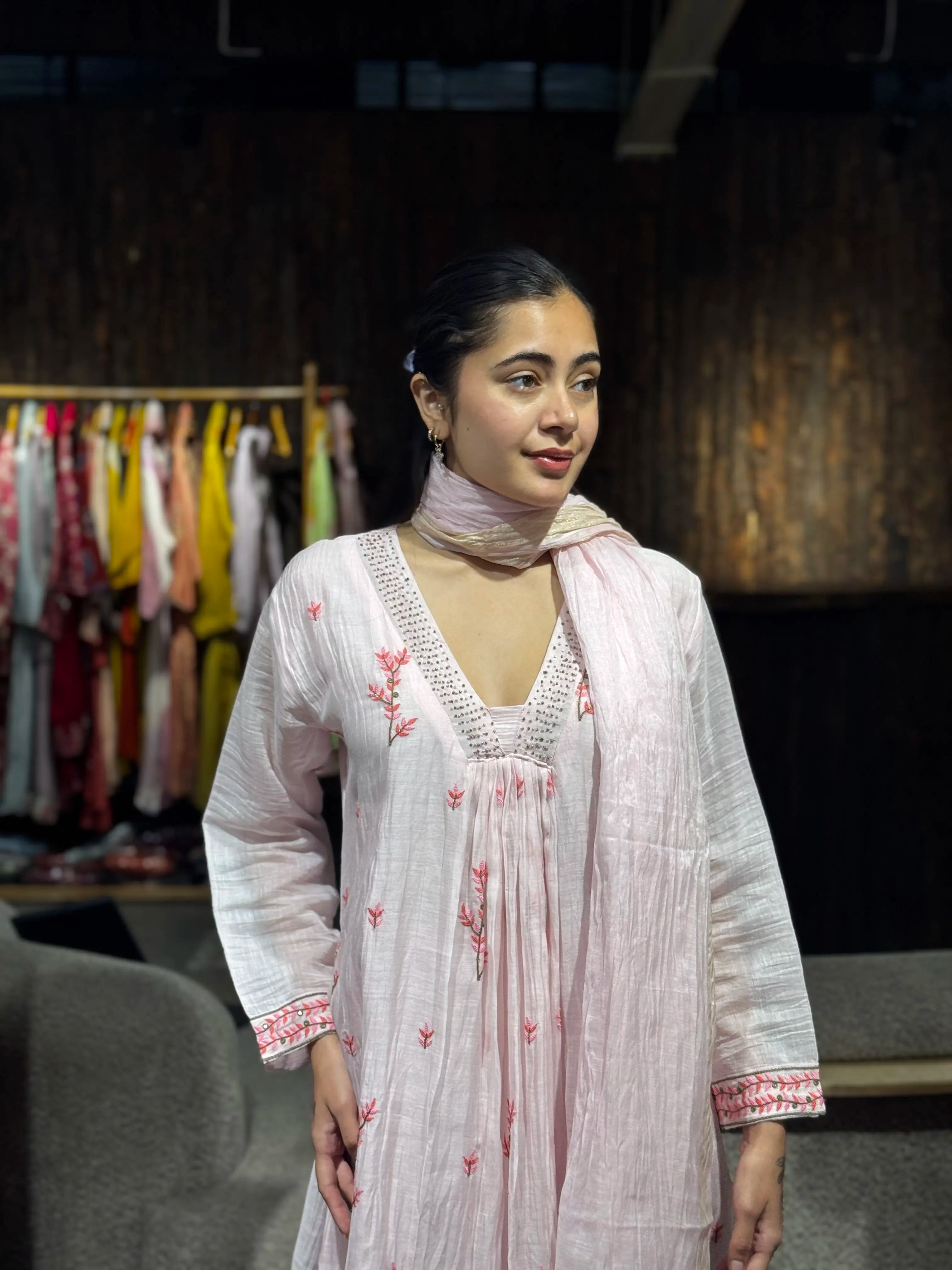 Close detail of mul chanderi fabric and finish — Baby Pink Kurta Set ETH-3833