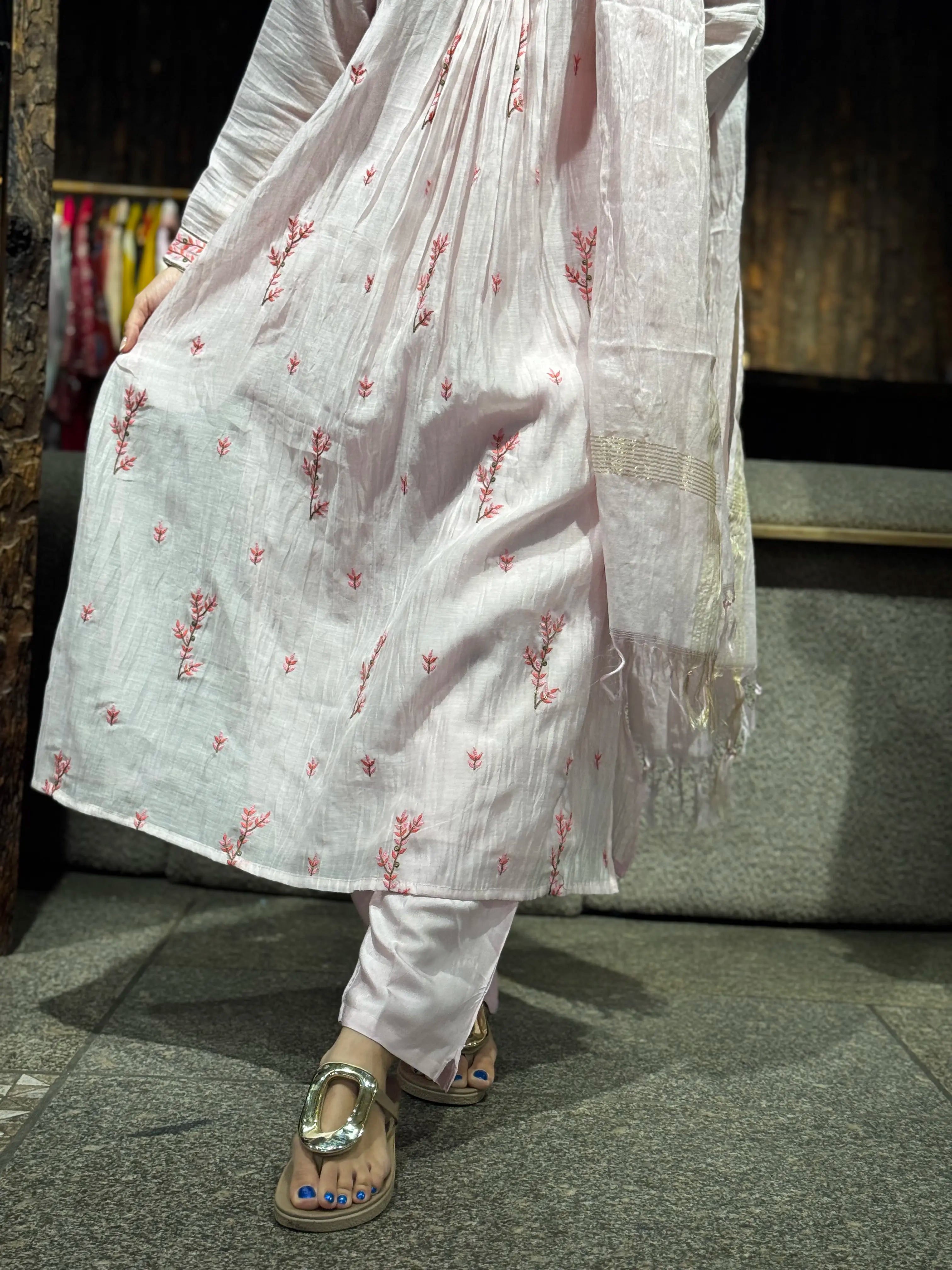 Side drape and silhouette view of baby pink kurta set — Baby Pink Kurta Set ETH-3833